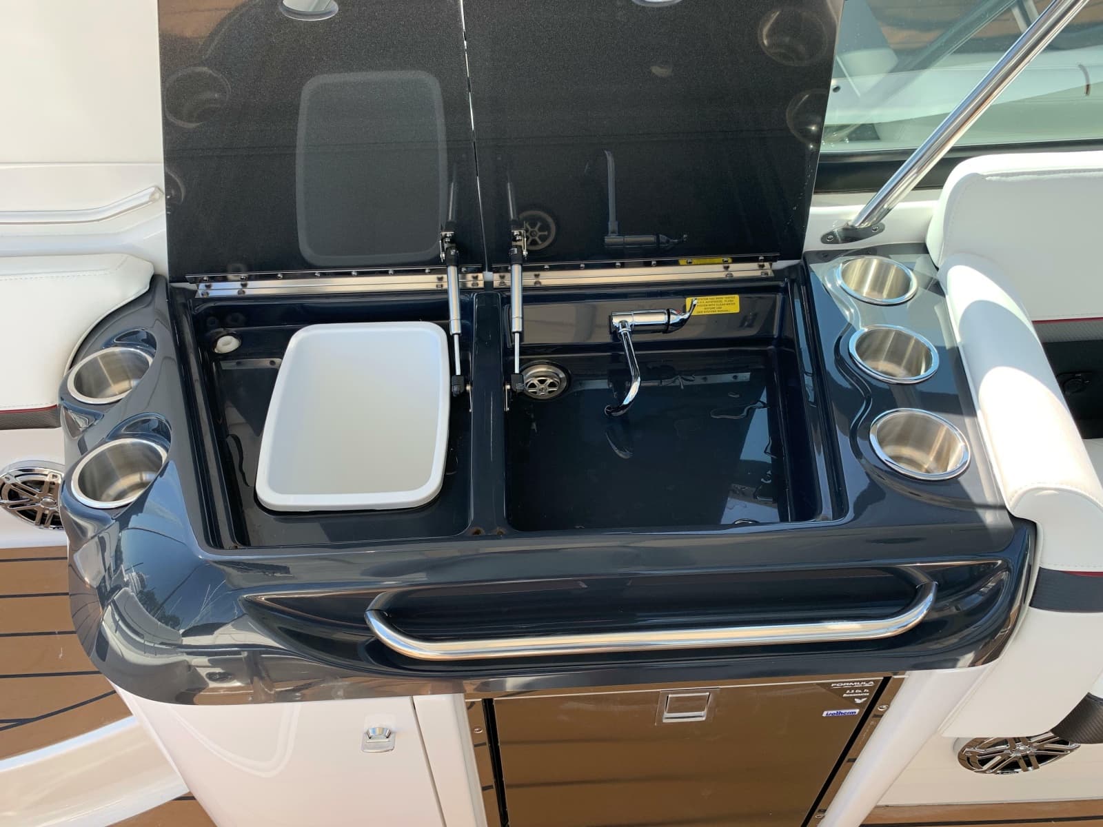 2021 Formula 350 Crossover Bowrider OB - Photo 11
