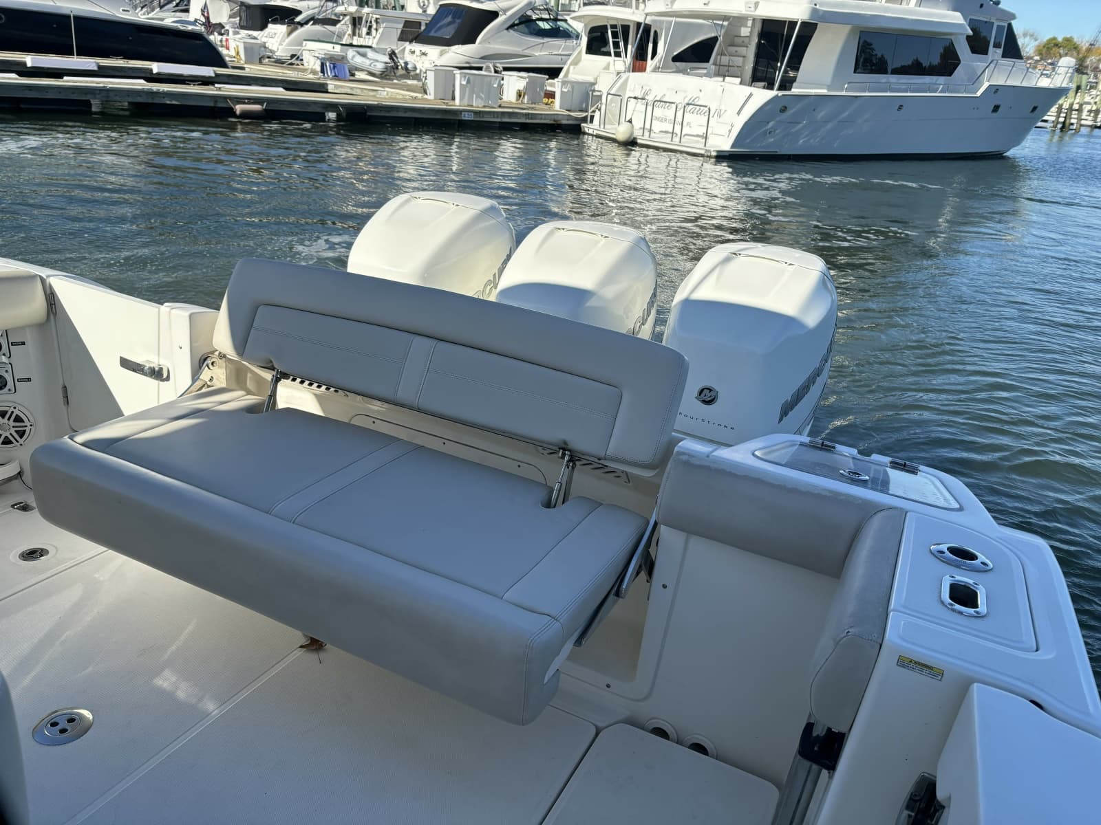 2018 Boston Whaler 350 Realm - Photo 10