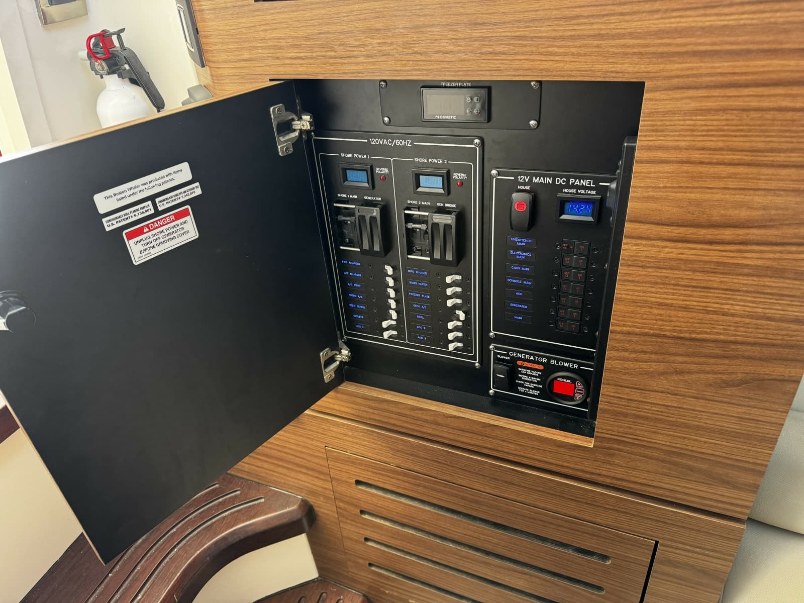 2018 Boston Whaler 350 Realm - Photo 24
