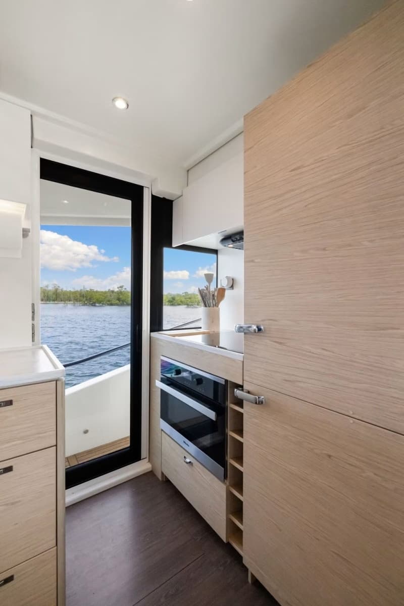 2022 Beneteau Grand Trawler 62 - Photo 38