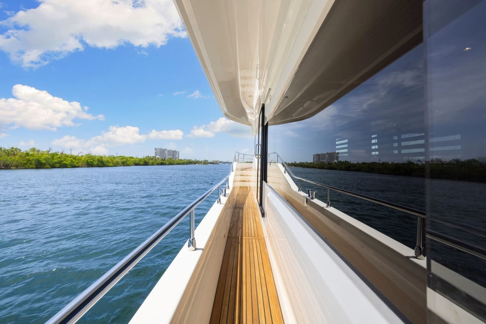 2022 Beneteau Grand Trawler 62 - Photo 28