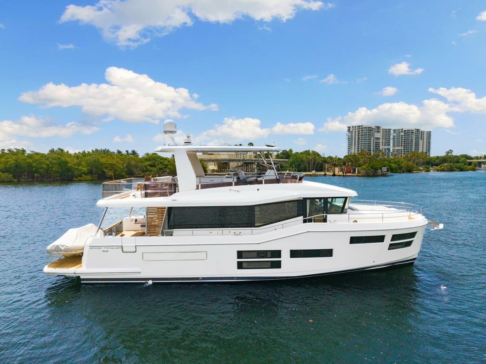 2022 Beneteau Grand Trawler 62 - Photo 1