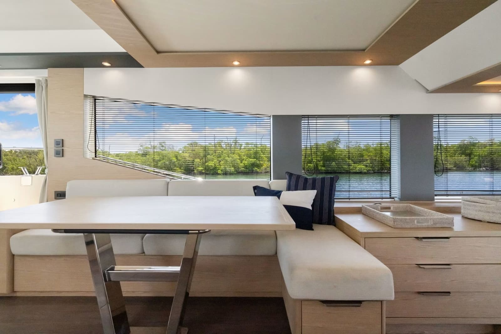 2022 Beneteau Grand Trawler 62 - Photo 43