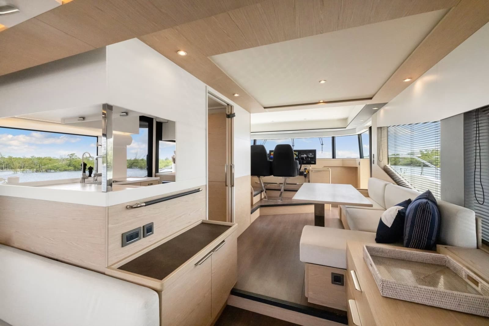 2022 Beneteau Grand Trawler 62 - Photo 42