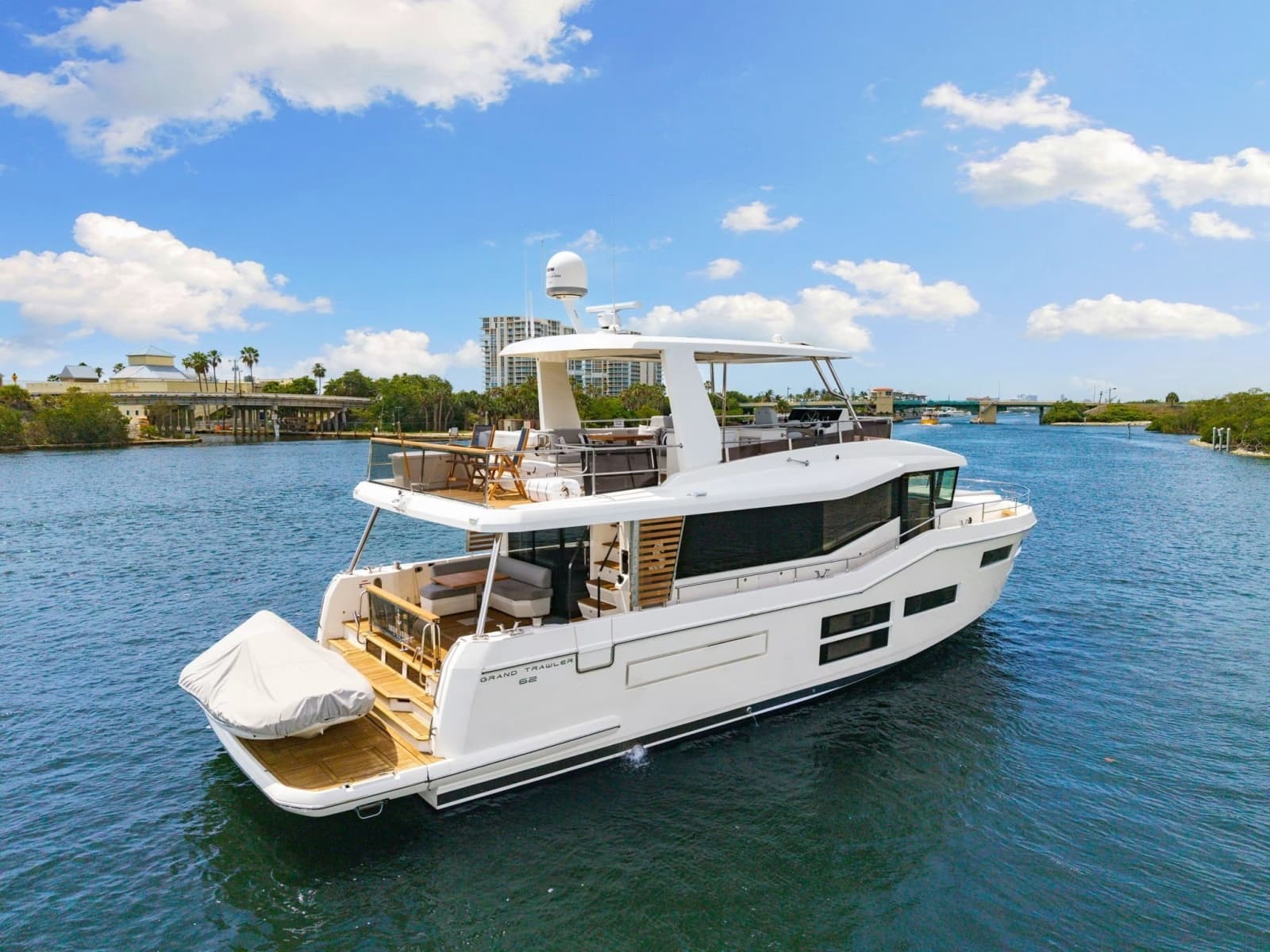 2022 Beneteau Grand Trawler 62 - Photo 4