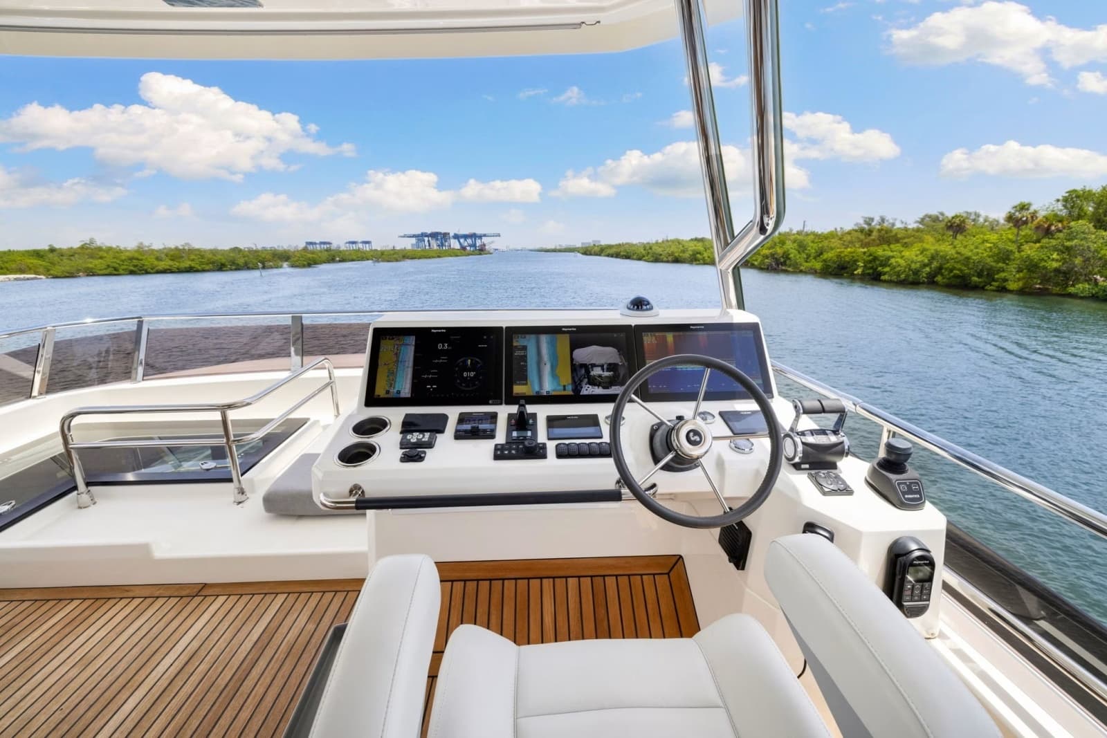 2022 Beneteau Grand Trawler 62 - Photo 7
