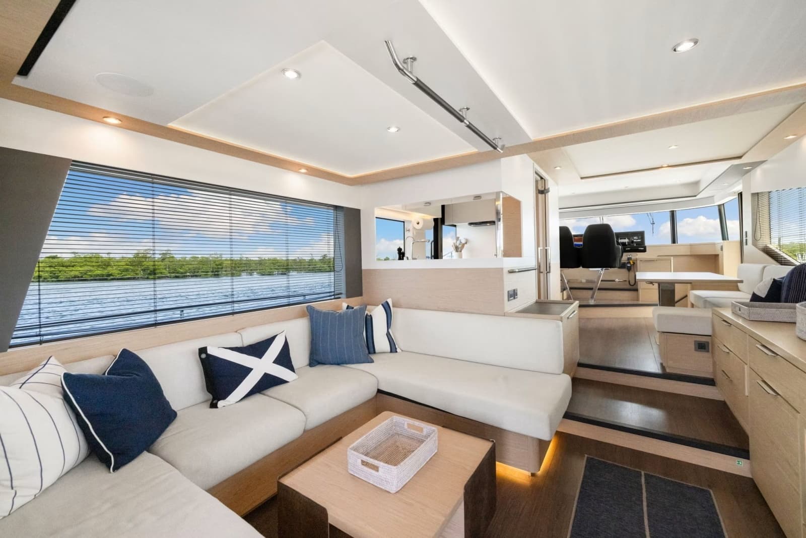 2022 Beneteau Grand Trawler 62 - Photo 32