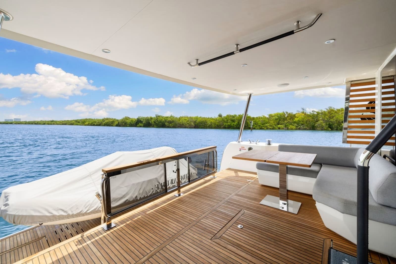 2022 Beneteau Grand Trawler 62 - Photo 22