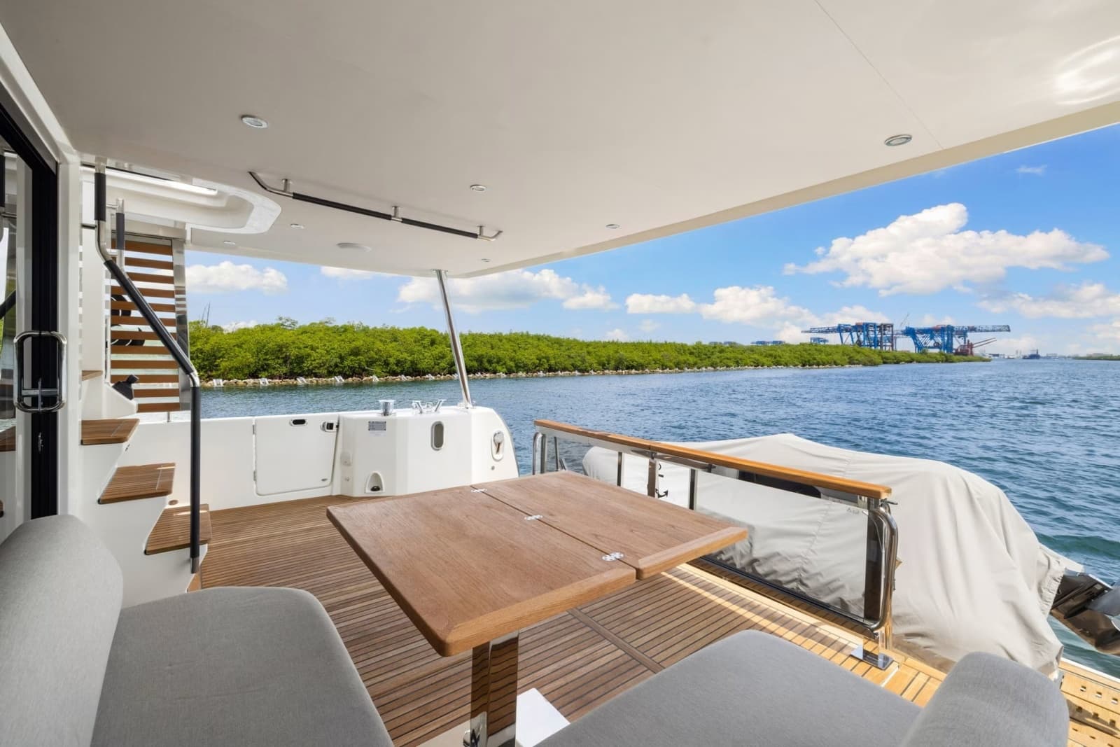 2022 Beneteau Grand Trawler 62 - Photo 23