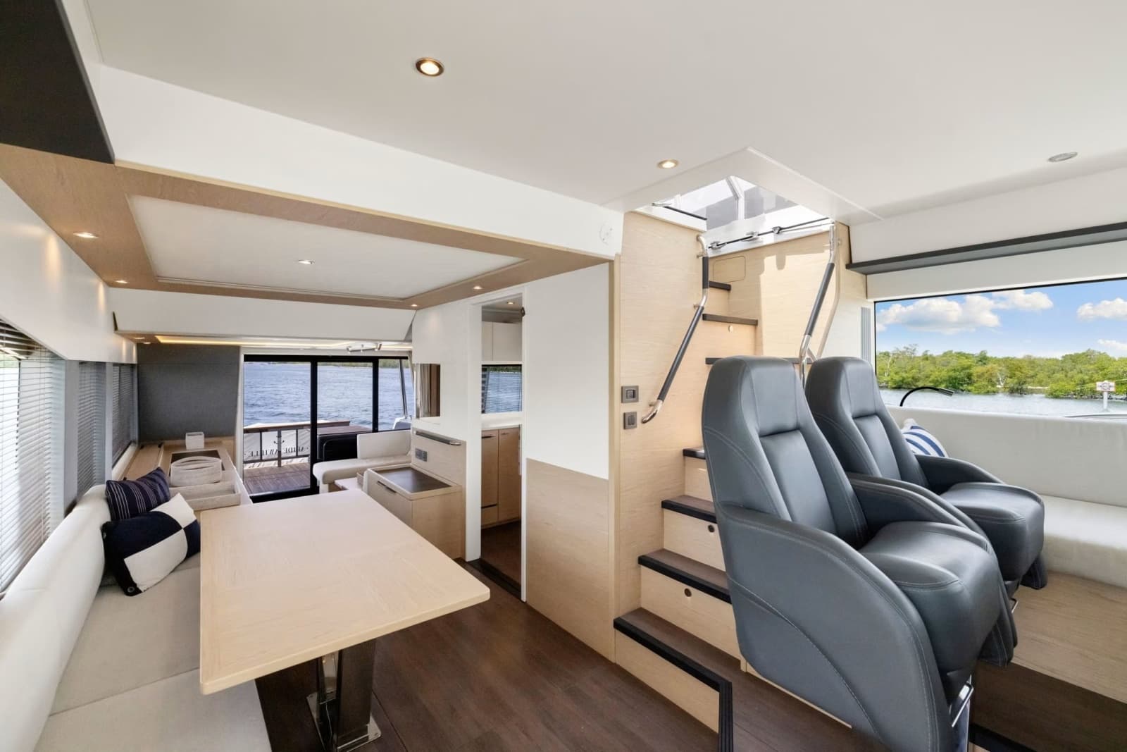 2022 Beneteau Grand Trawler 62 - Photo 45