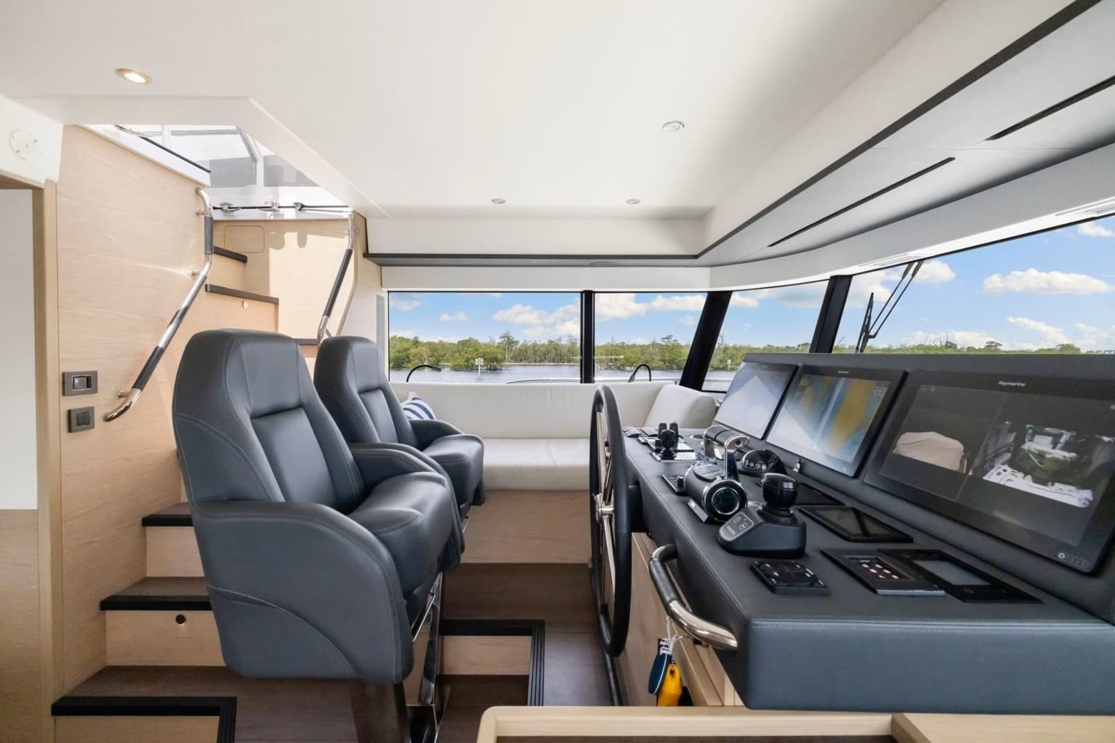 2022 Beneteau Grand Trawler 62 - Photo 46