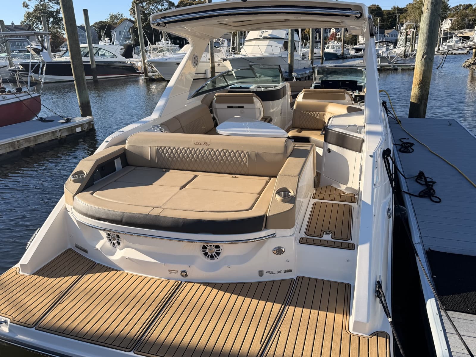 2019 Sea Ray SLX - Photo 4
