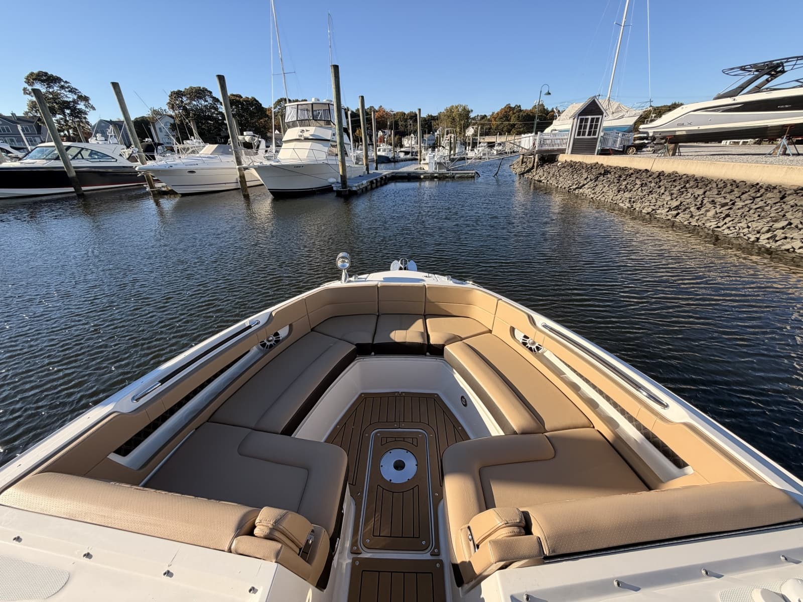 2019 Sea Ray SLX - Photo 11