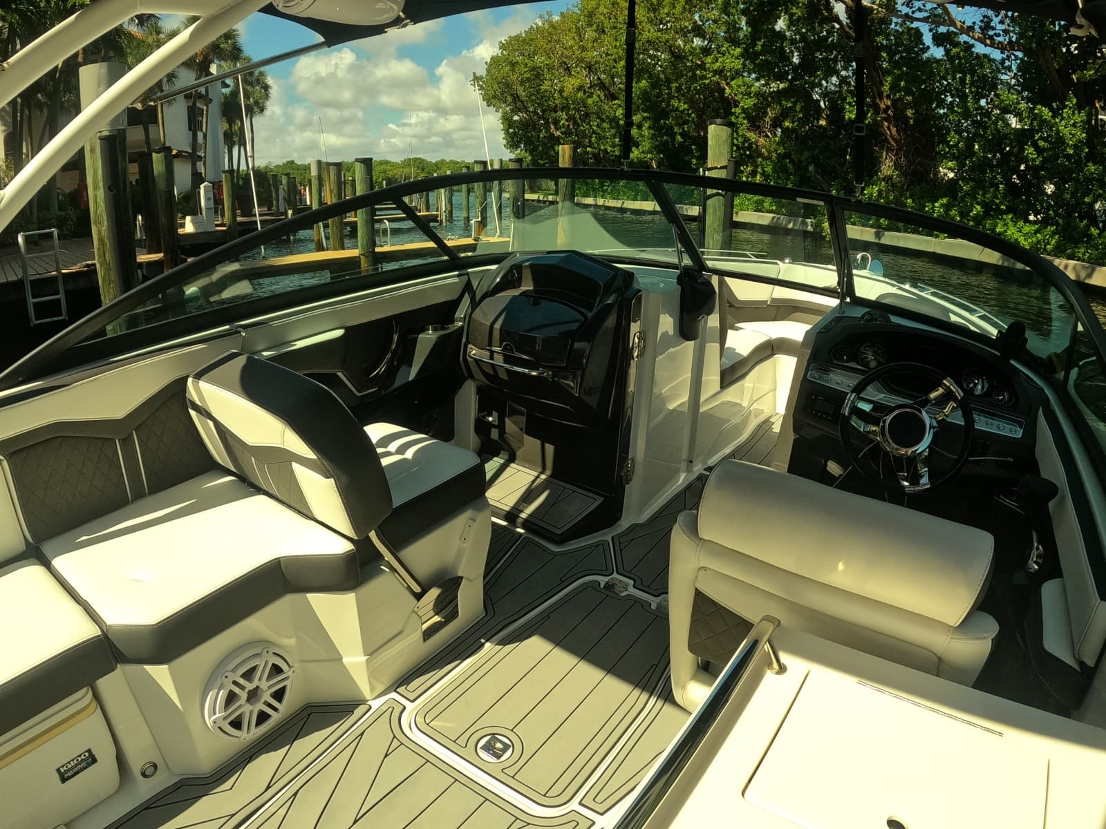 2022 Monterey  - Photo 7