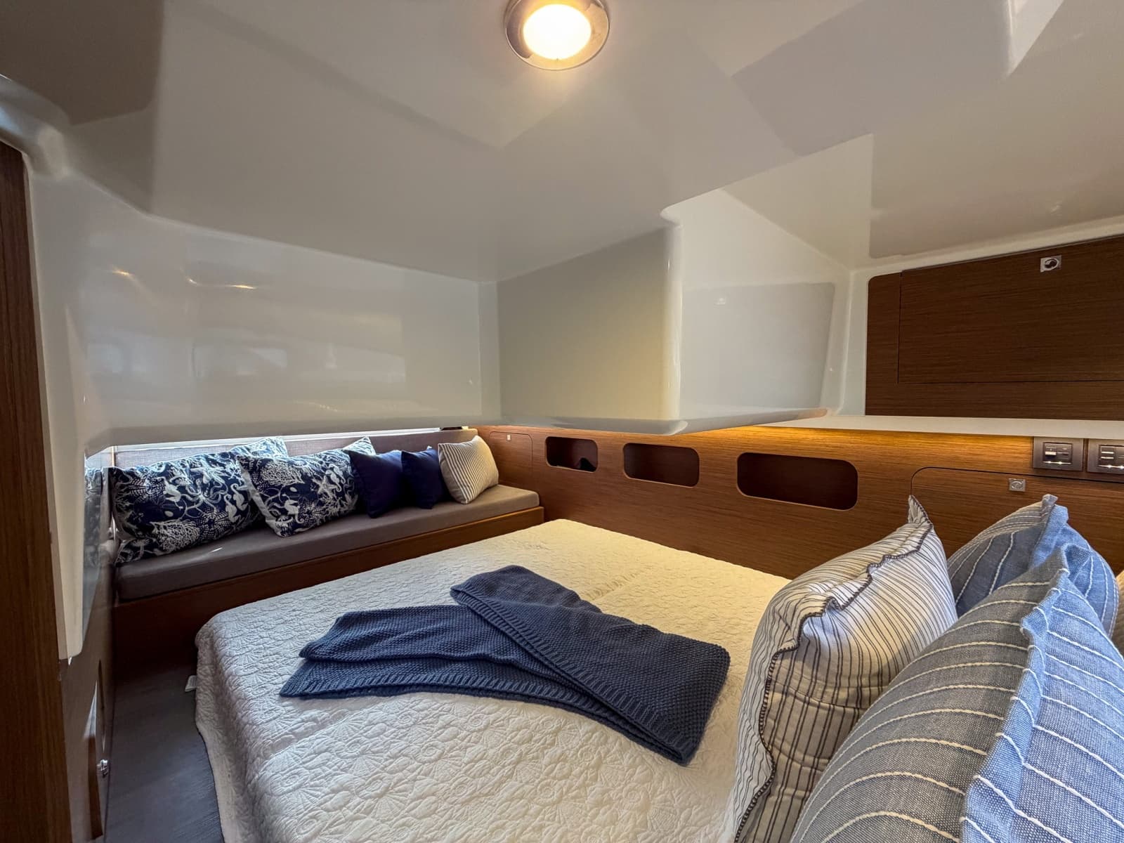 2024 Beneteau Antares 11 Coupe - Photo 35