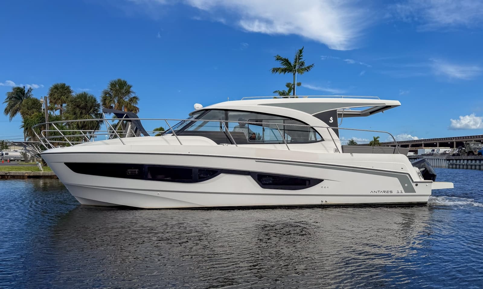 2024 Beneteau Antares 11 Coupe - Photo 1