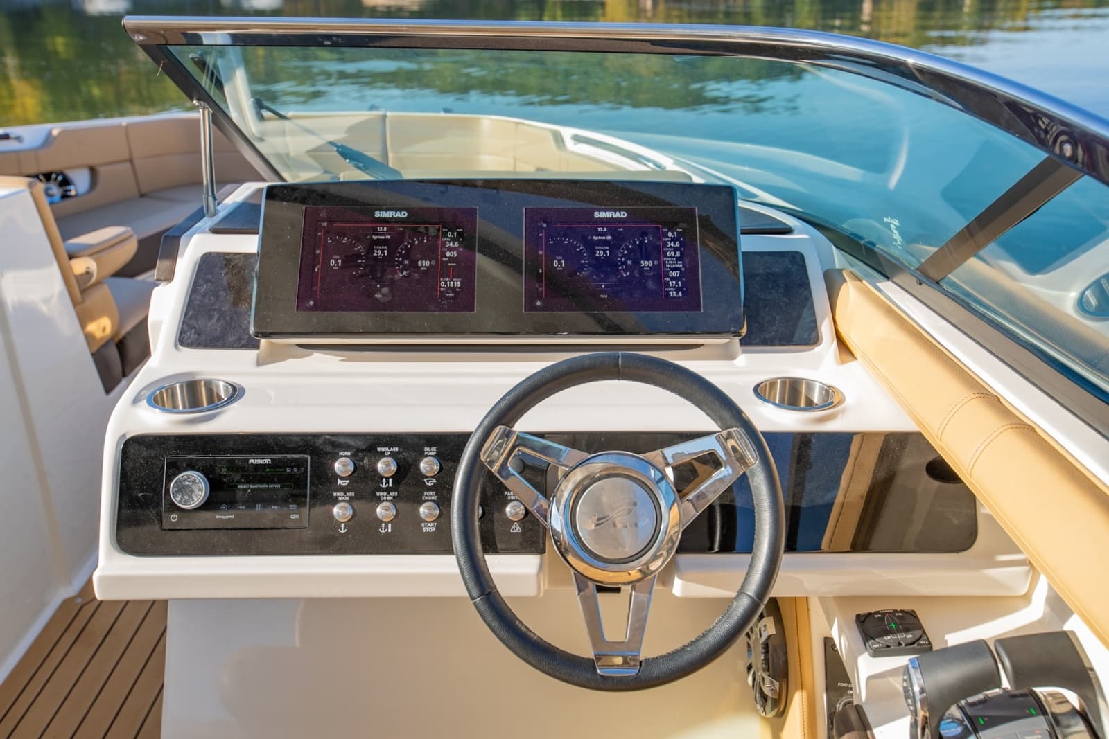 2021 Sea Ray 310 SLX Outboard - Photo 15