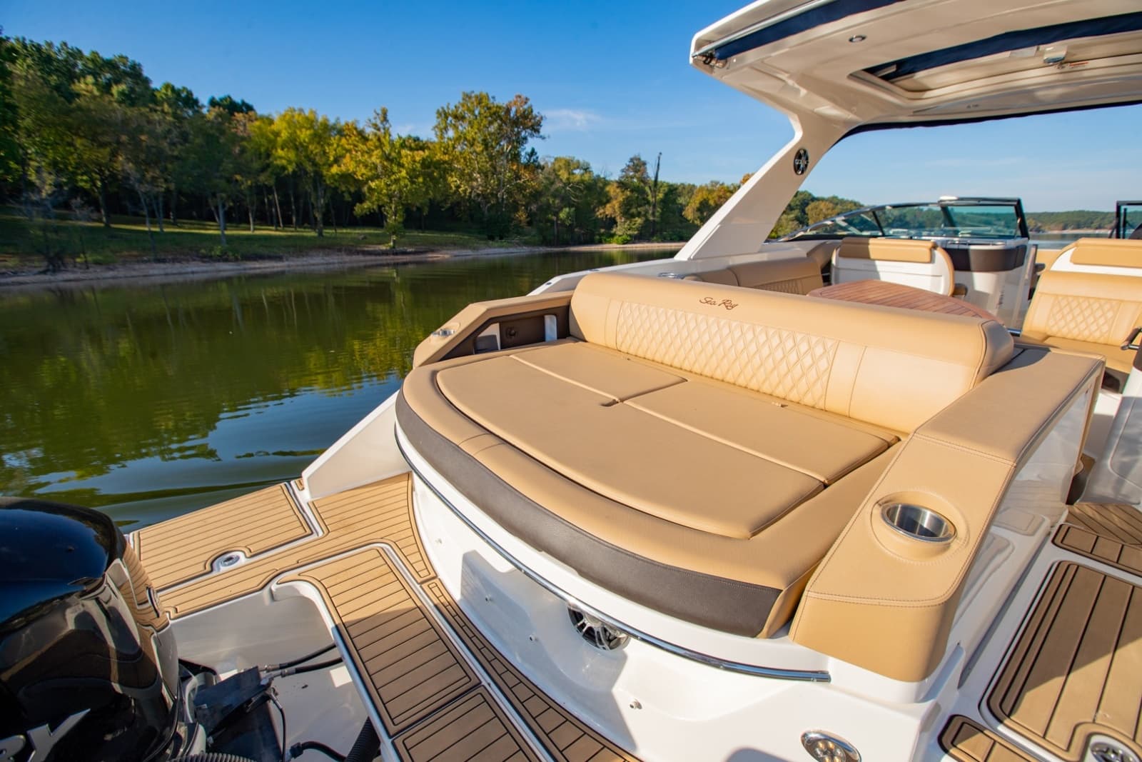 2021 Sea Ray 310 SLX Outboard - Photo 14
