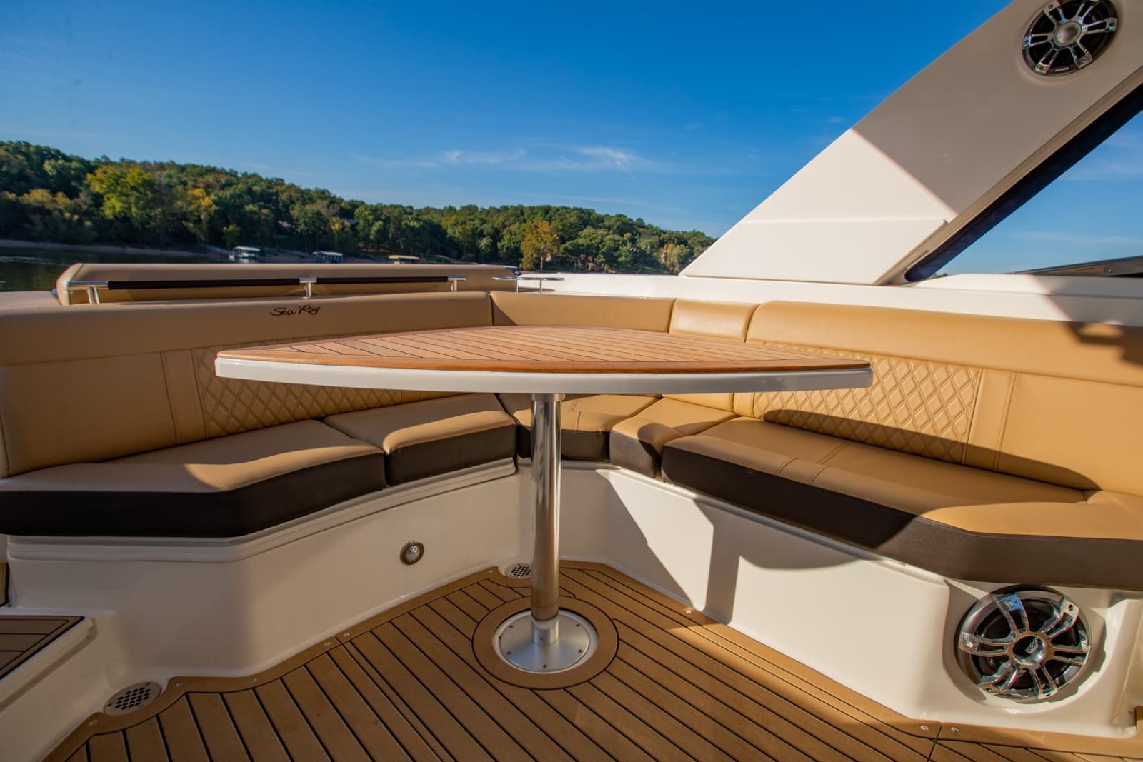 2021 Sea Ray 310 SLX Outboard - Photo 10