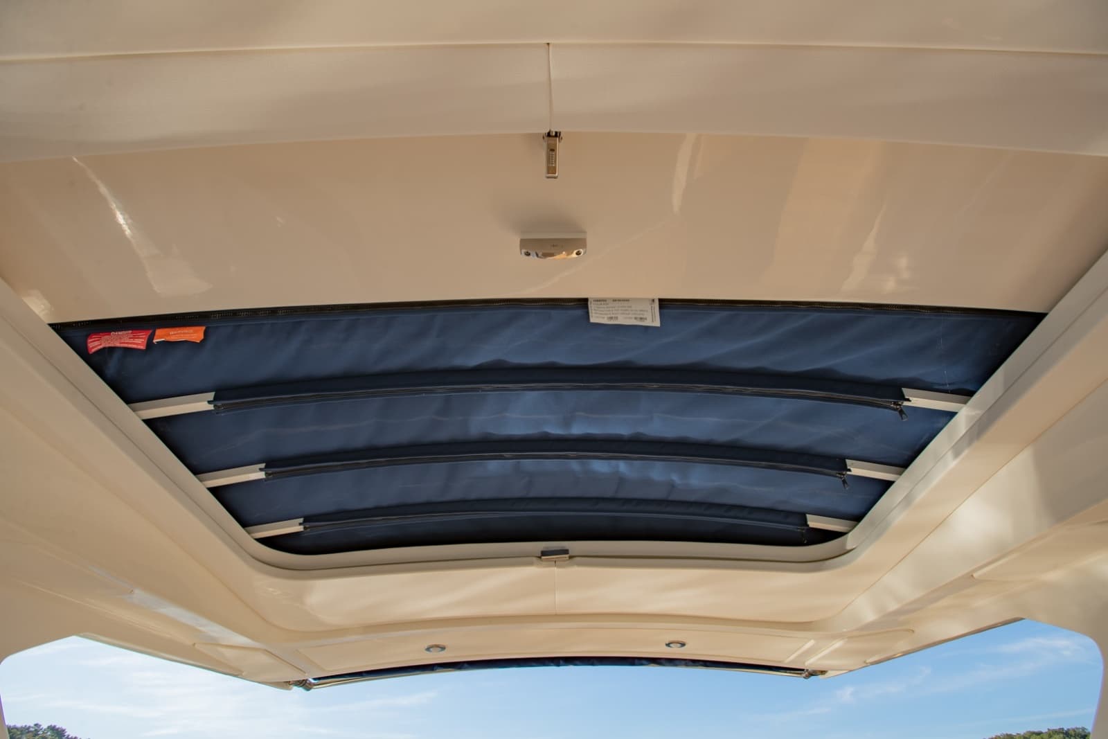 2021 Sea Ray 310 SLX Outboard - Photo 24