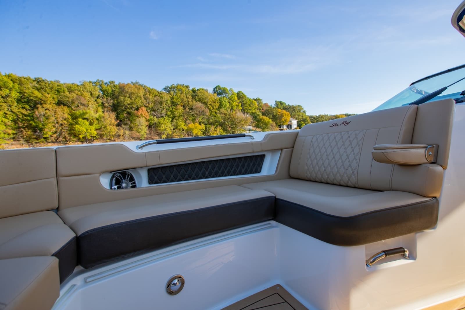 2021 Sea Ray 310 SLX Outboard - Photo 22