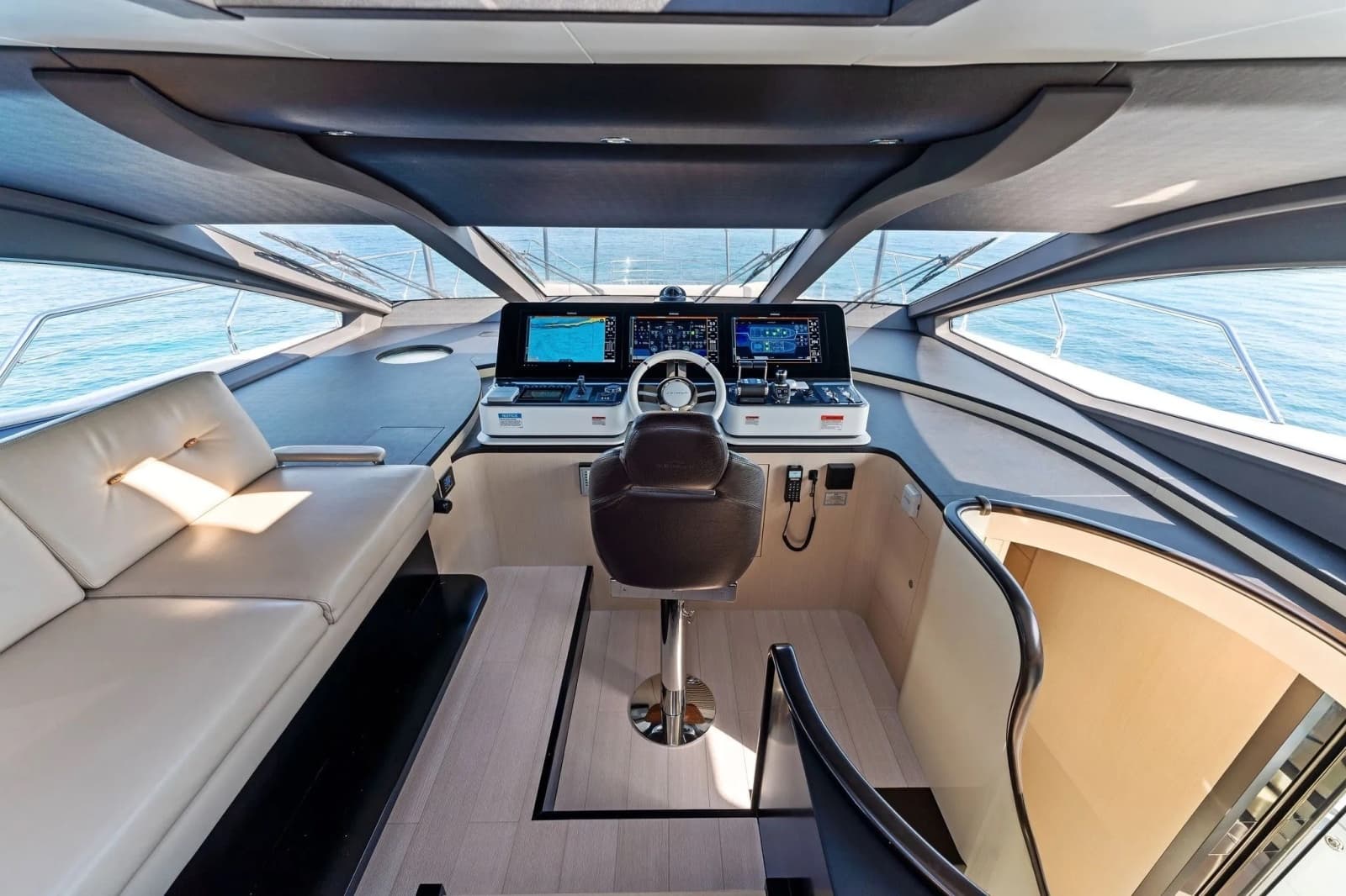 2023 Azimut Grande 27M - Photo 11