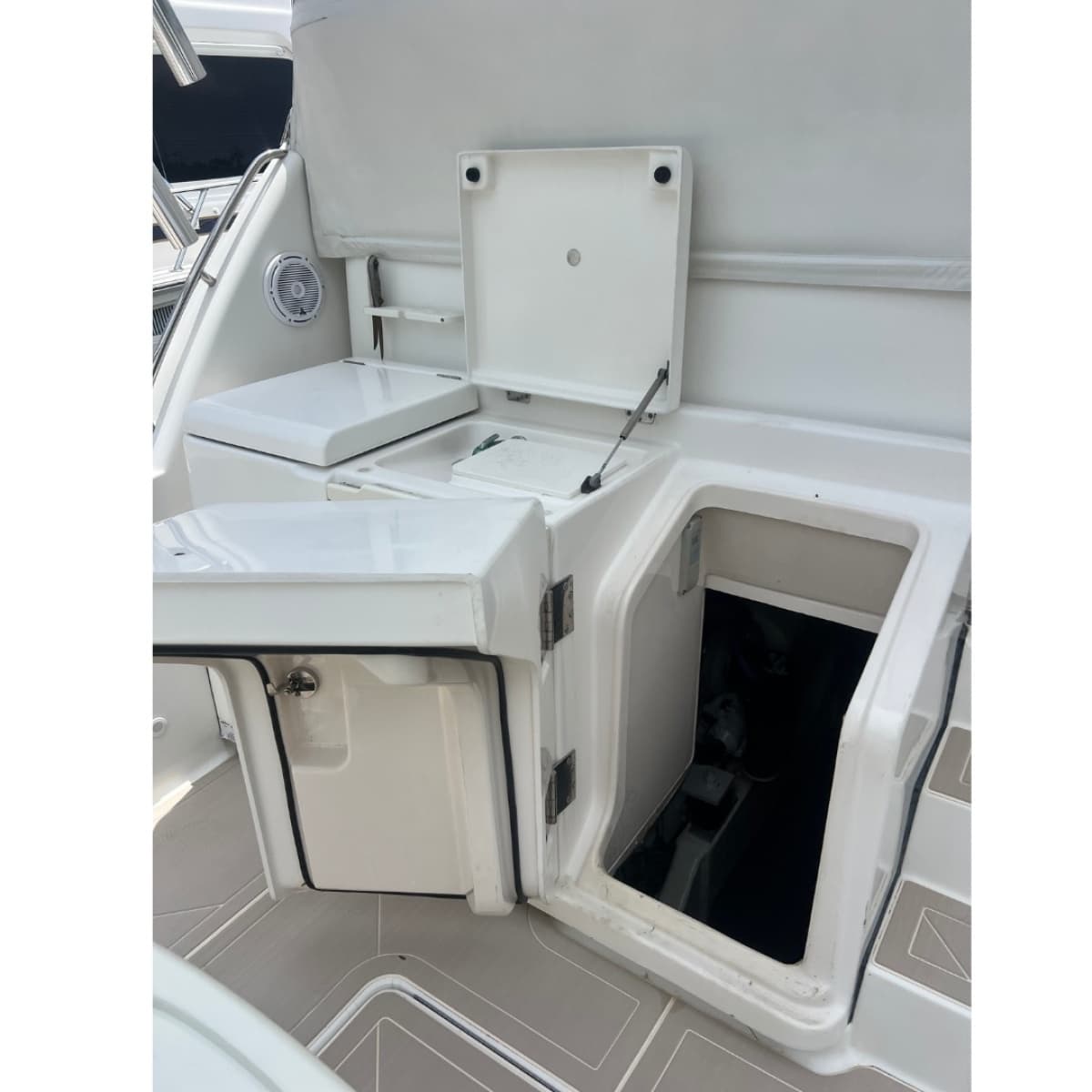 2006 Tiara Yachts 42 Express - Photo 30