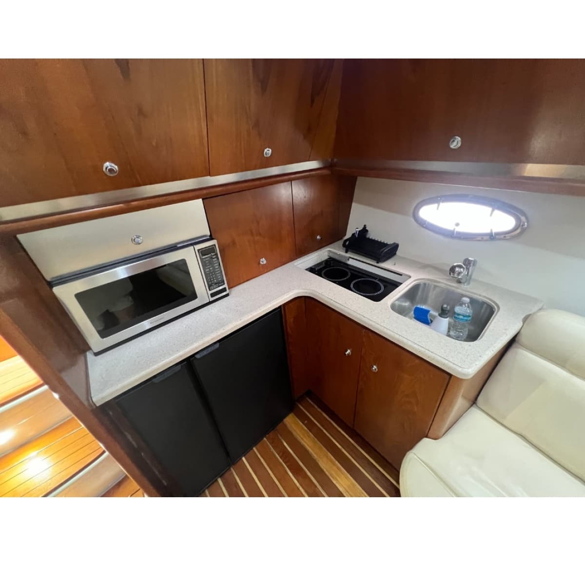 2006 Tiara Yachts 42 Express - Photo 23
