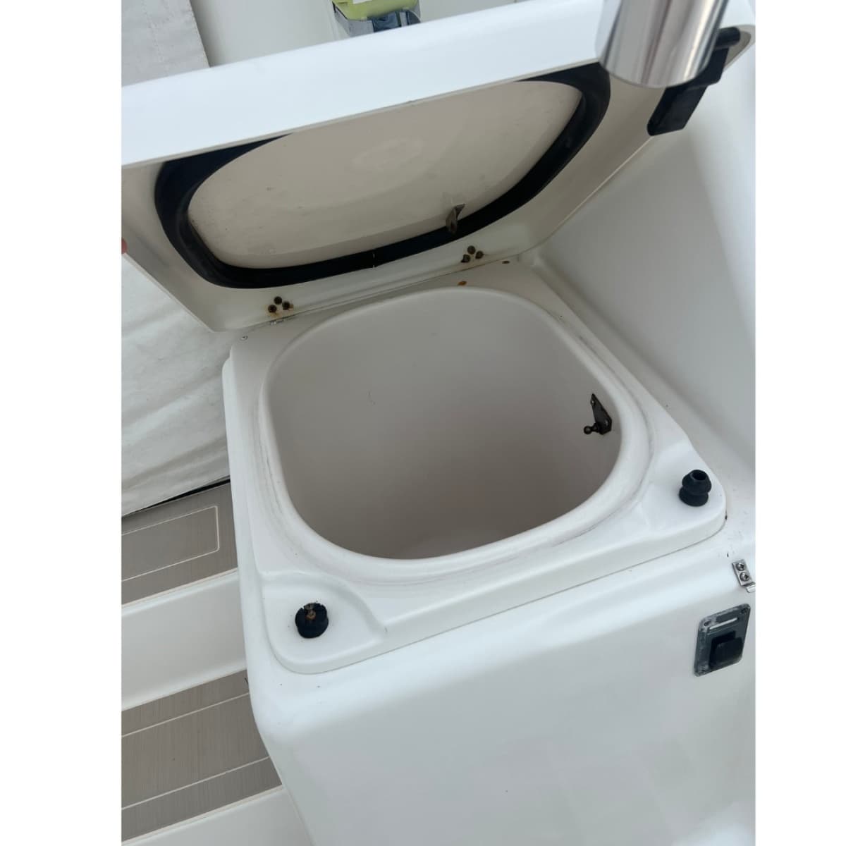 2006 Tiara Yachts 42 Express - Photo 32