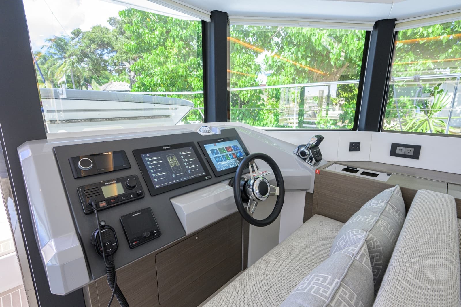 2023 Leopard 53 PC - Photo 15
