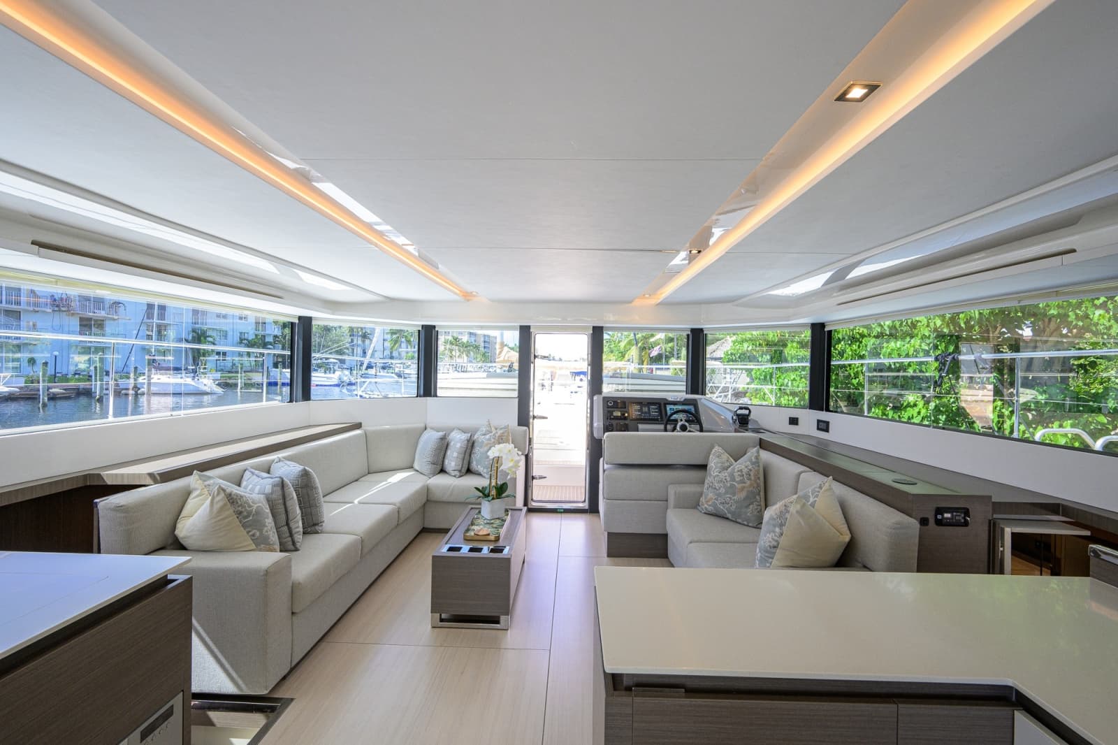 2023 Leopard 53 PC - Photo 10
