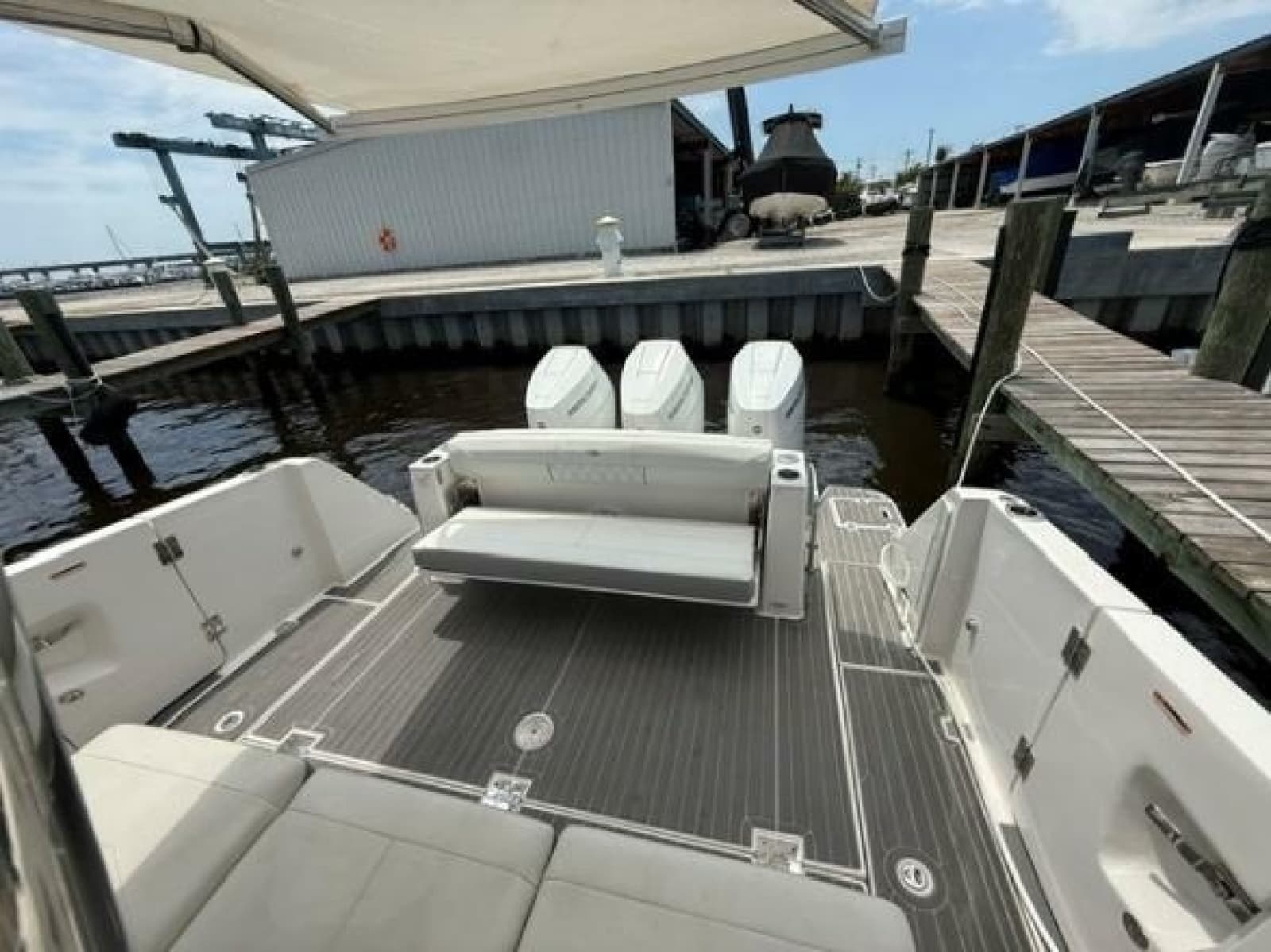 2024 Regal 38 SAV - Photo 6