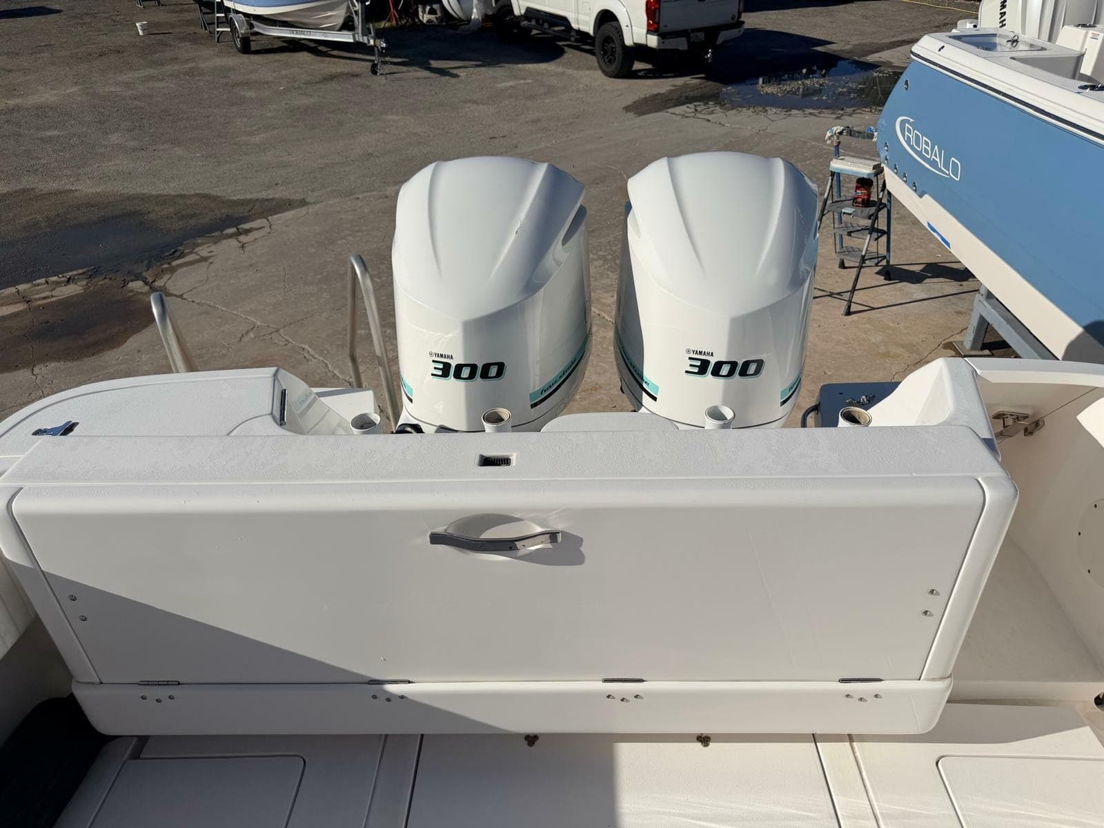 2017 Intrepid 327 Center Console - Photo 4