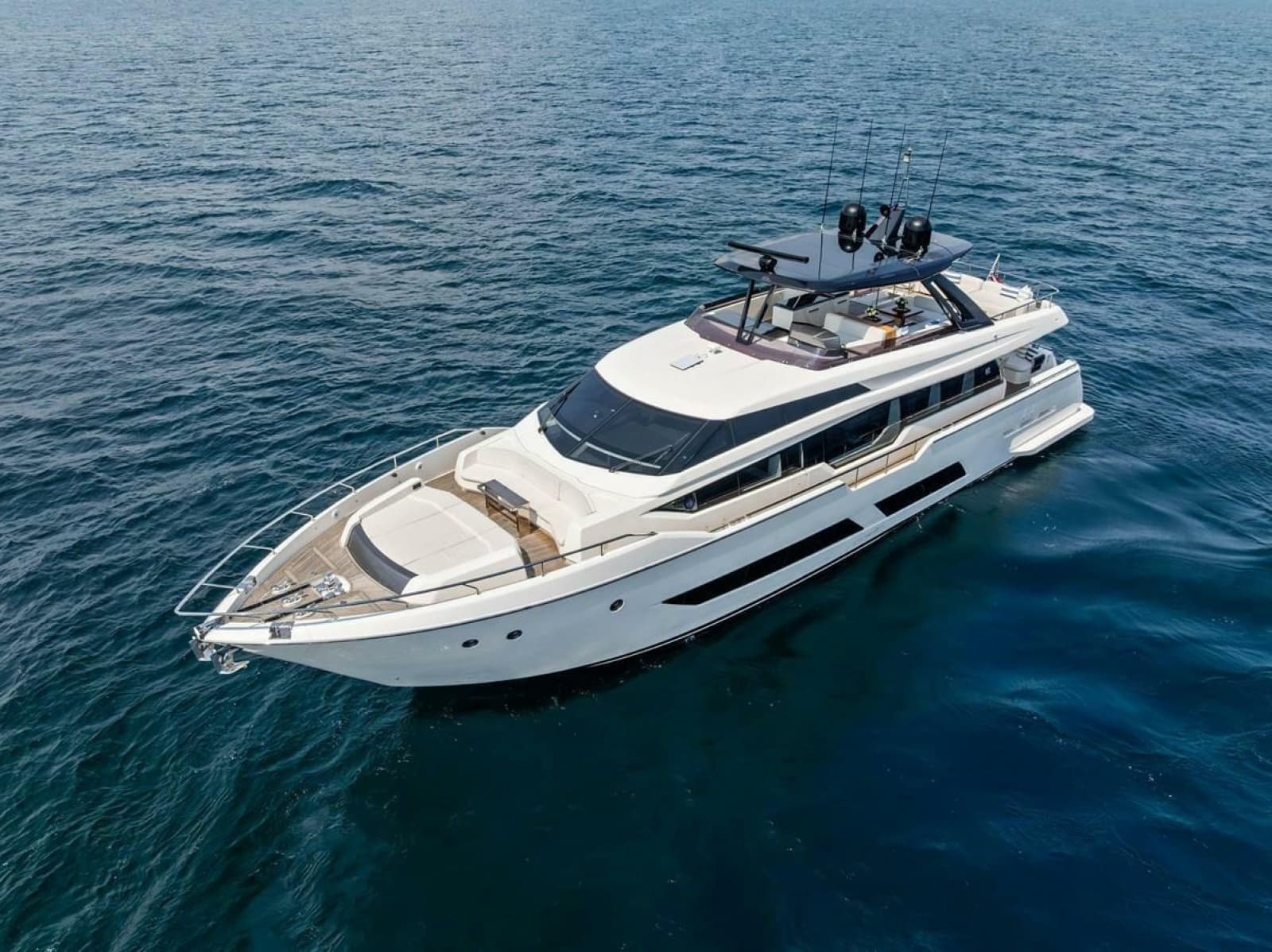 2022 Ferretti Yachts 850 Motoryacht - Photo 6