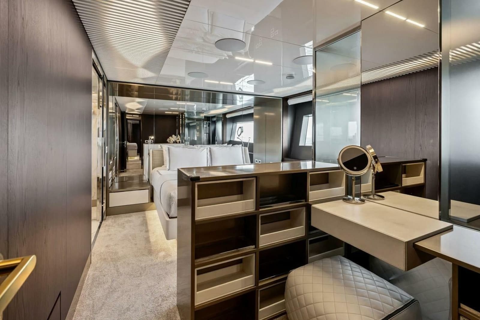 2022 Ferretti Yachts 850 Motoryacht - Photo 47