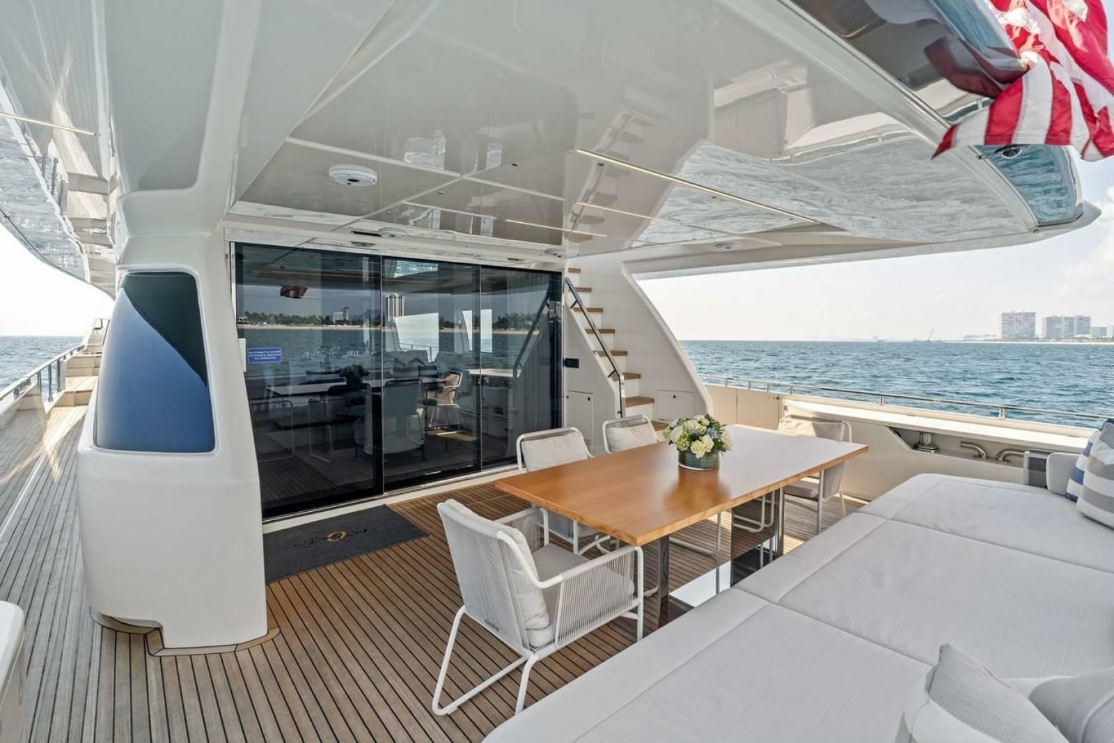 2022 Ferretti Yachts 850 Motoryacht - Photo 20