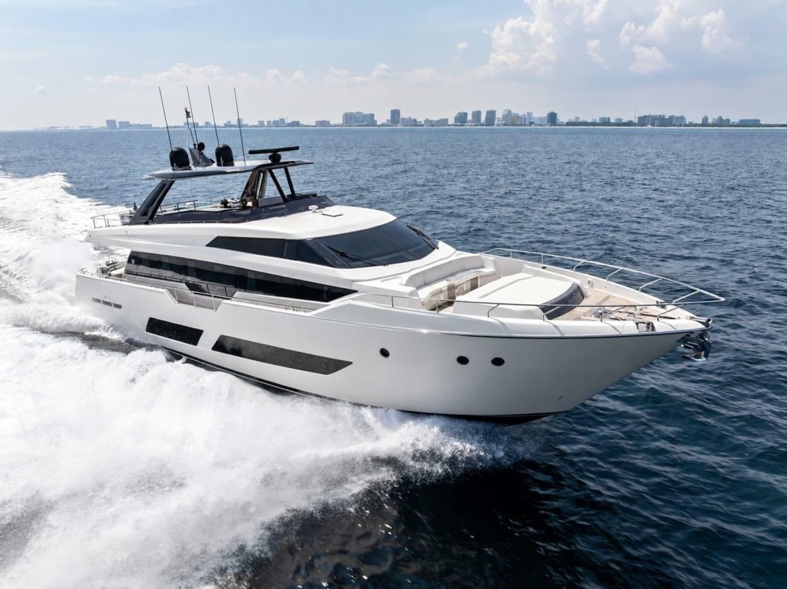 2022 Ferretti Yachts 850 Motoryacht - Photo 4