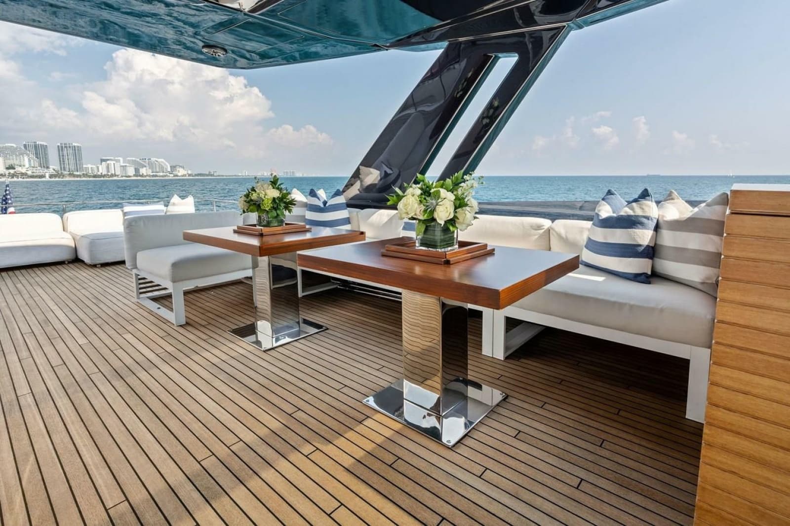 2022 Ferretti Yachts 850 Motoryacht - Photo 15