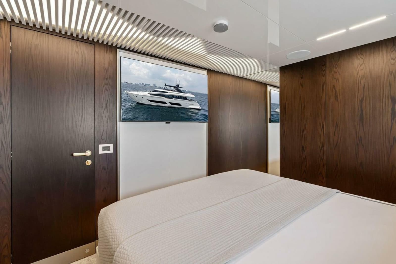 2022 Ferretti Yachts 850 Motoryacht - Photo 58