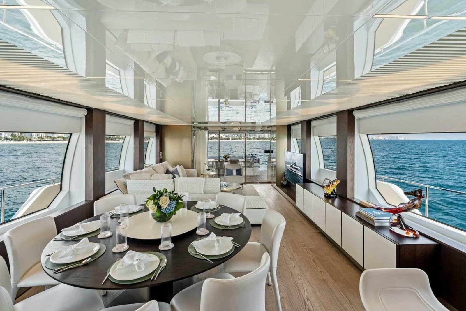 2022 Ferretti Yachts 850 Motoryacht - Photo 38