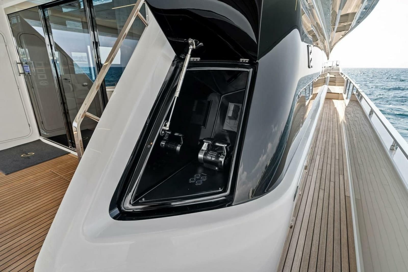 2022 Ferretti Yachts 850 Motoryacht - Photo 23