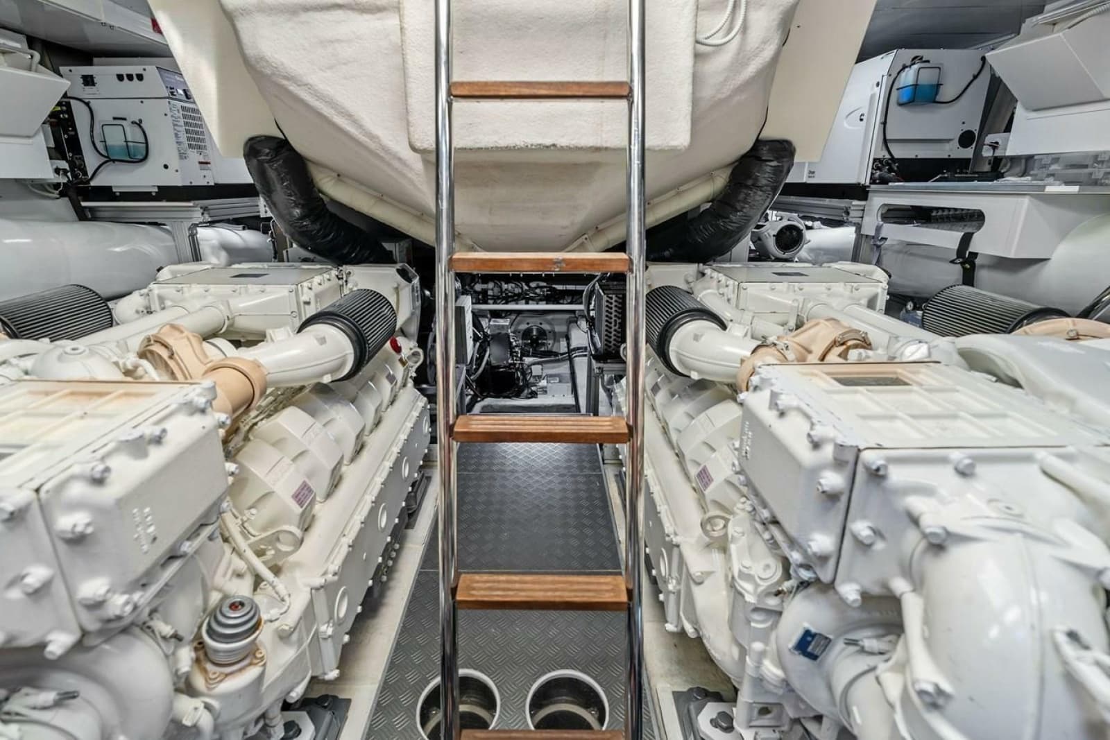 2022 Ferretti Yachts 850 Motoryacht - Photo 68