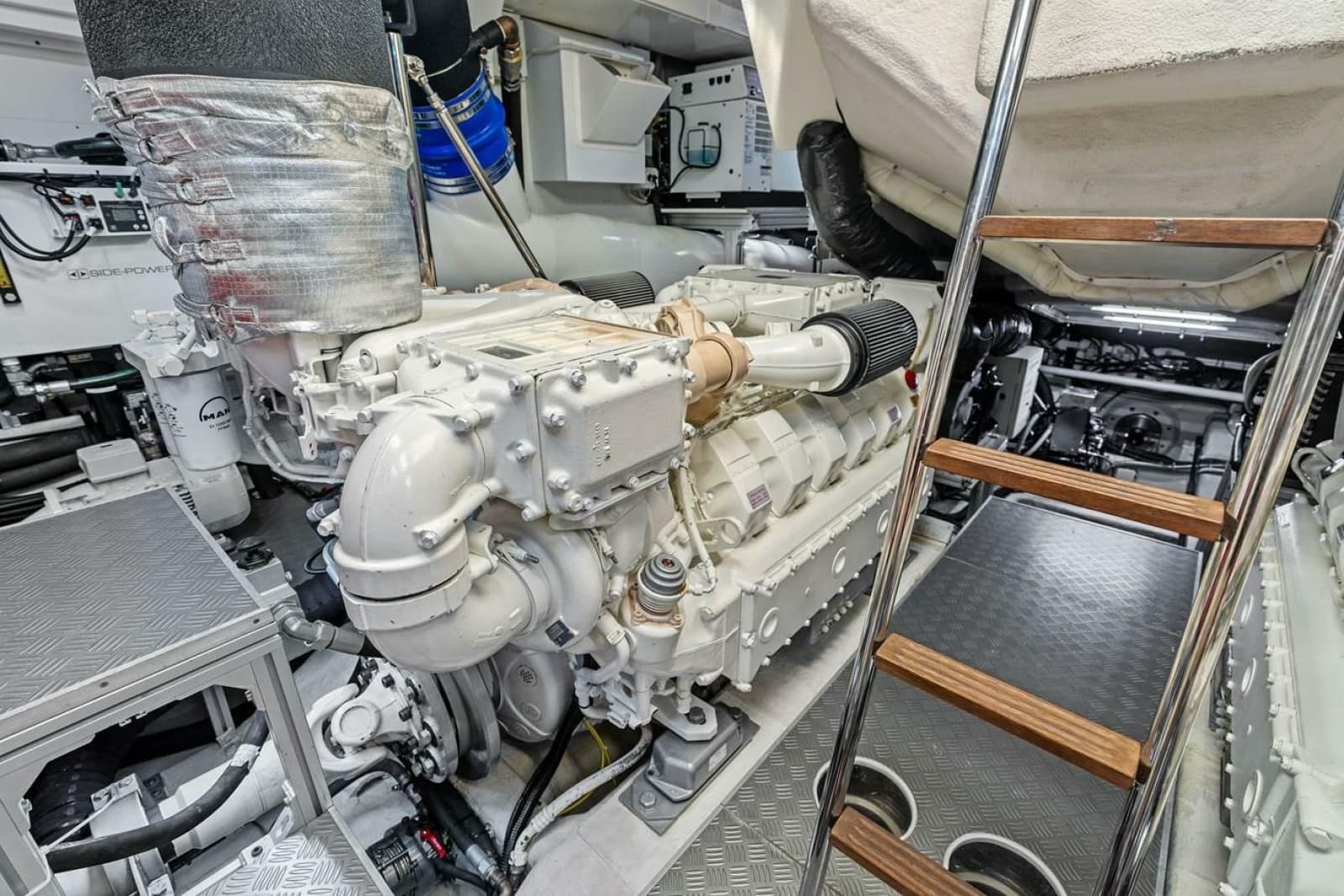 2022 Ferretti Yachts 850 Motoryacht - Photo 70