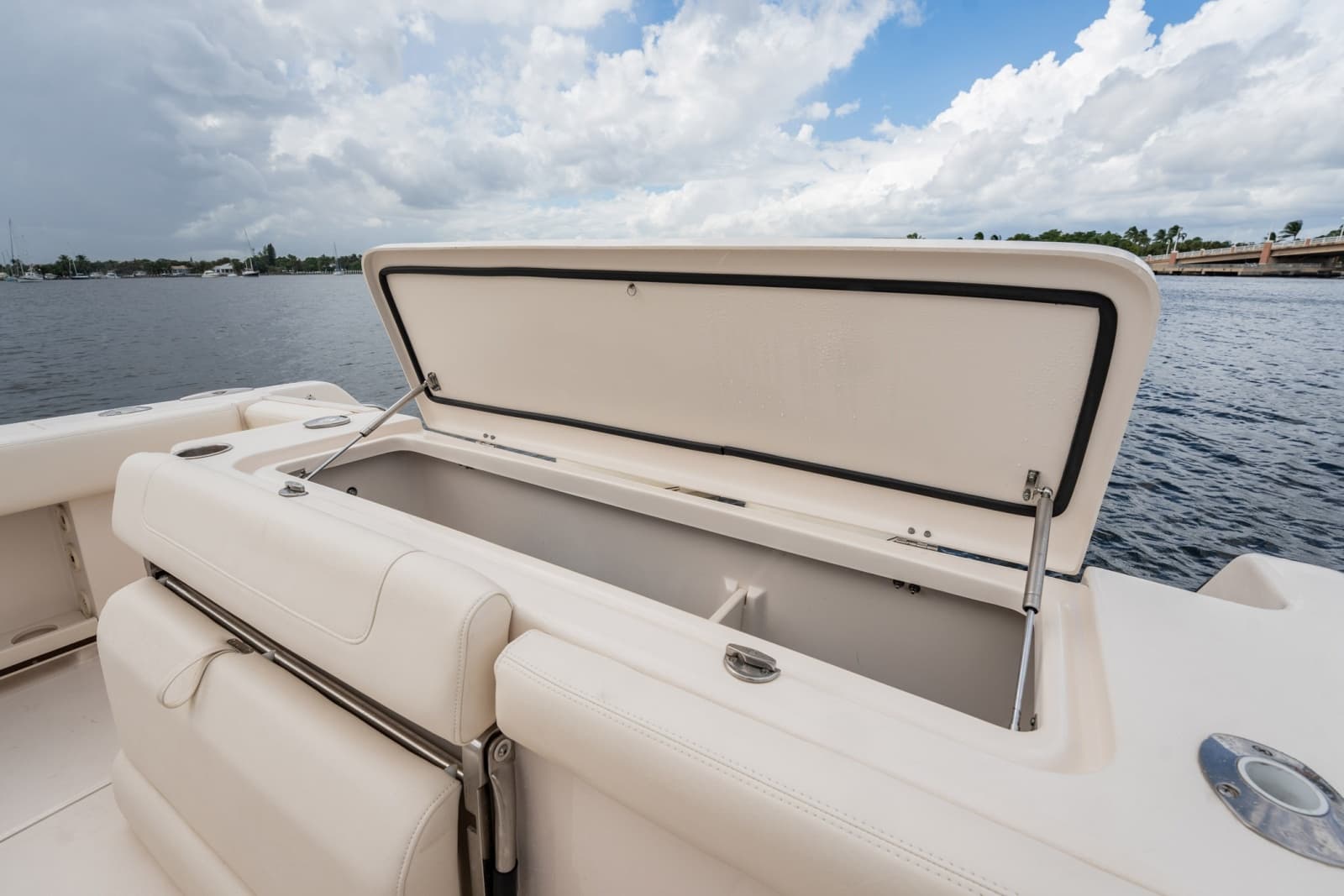 2025 Grady-White Canyon 306 - Photo 16