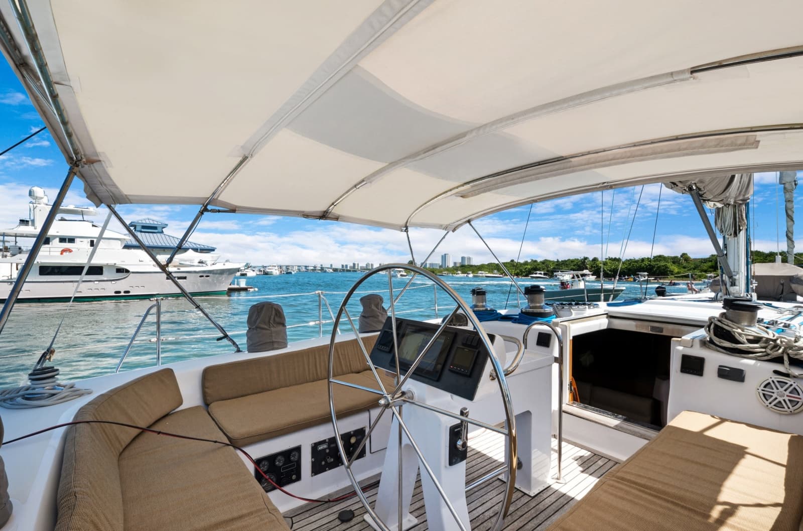 1991 Southern Wind 72 - Photo 7