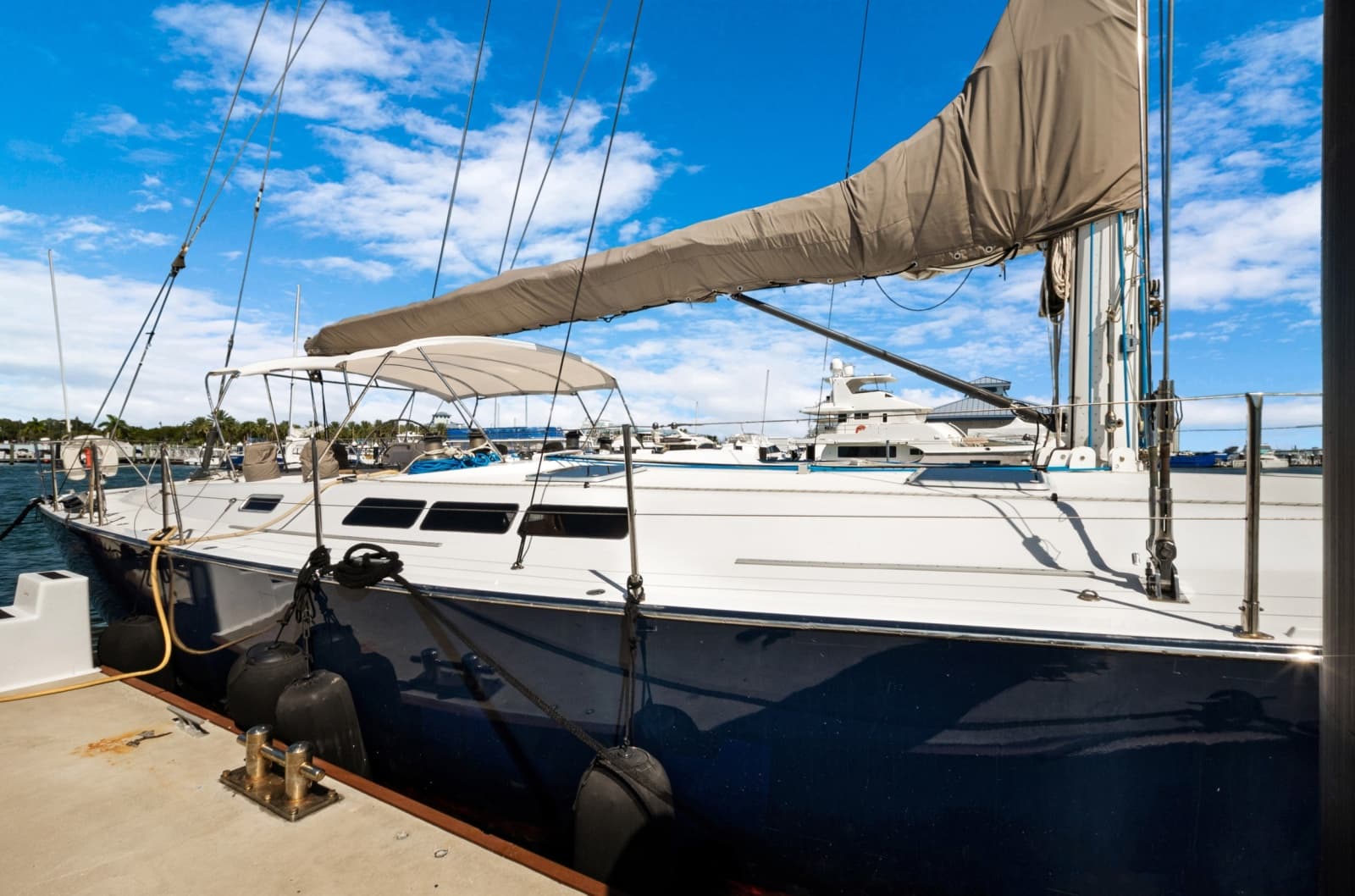 1991 Southern Wind 72 - Photo 3