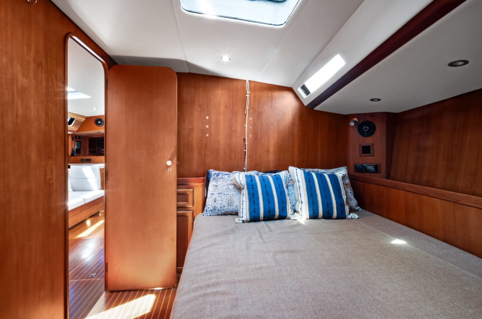1991 Southern Wind 72 - Photo 33