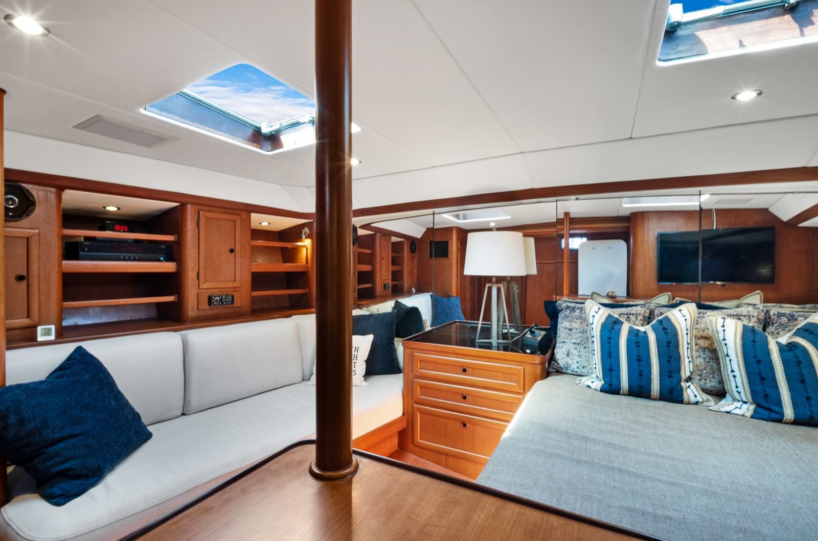1991 Southern Wind 72 - Photo 29