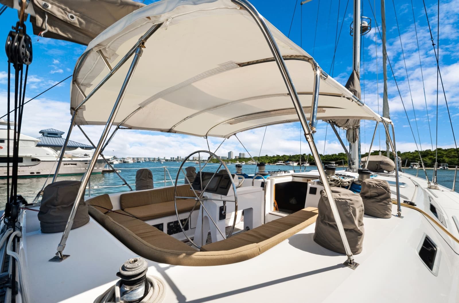 1991 Southern Wind 72 - Photo 10