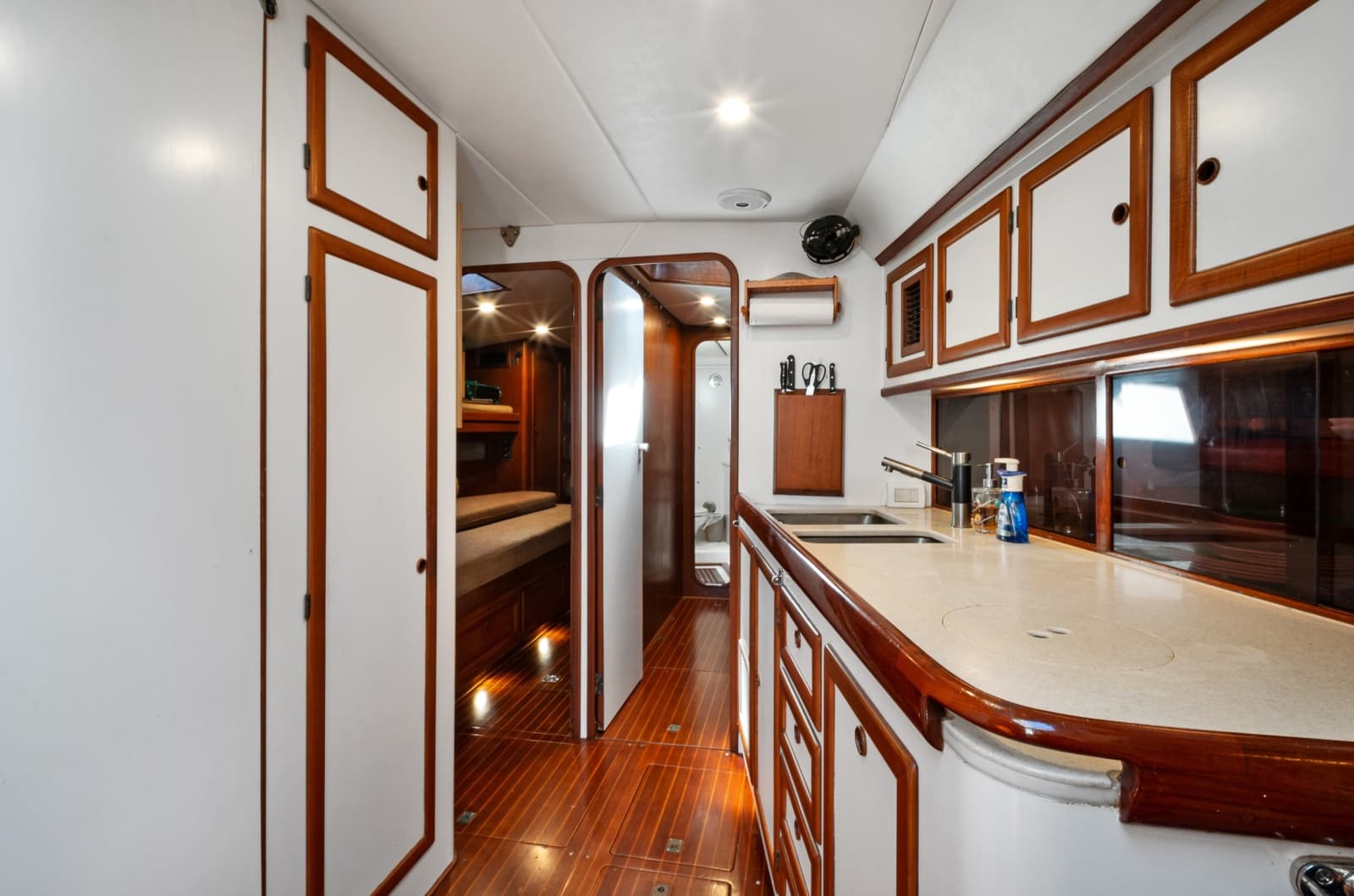 1991 Southern Wind 72 - Photo 25